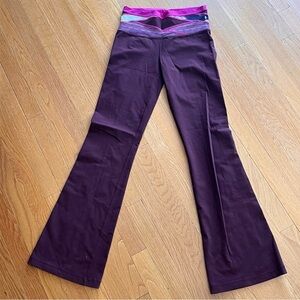 Lululemon Groove Super-High-Rise Flared Pant size 6